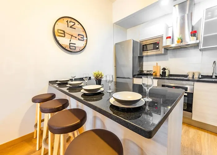 Cozy Flat With Common Pool & Parking - Center By Rems Málaga