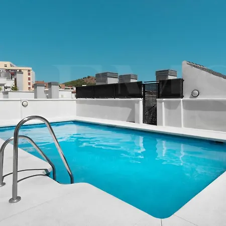 Apartment Cozy Flat With Common Pool & Parking - Center By Rems Malaga