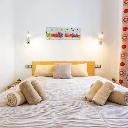Cozy Flat With Common Pool & Parking - Center By Rems Apartment Malaga