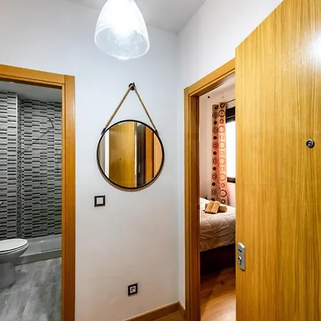 Cozy Flat With Common Pool & Parking - Center By Rems